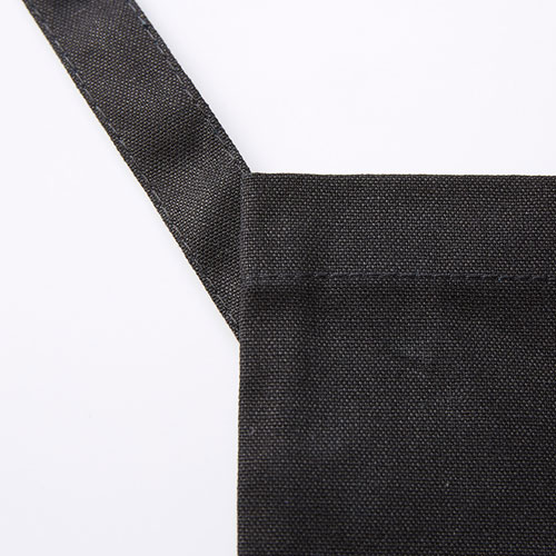 持ち手が斜めについているので身に着けたときに形が崩れません