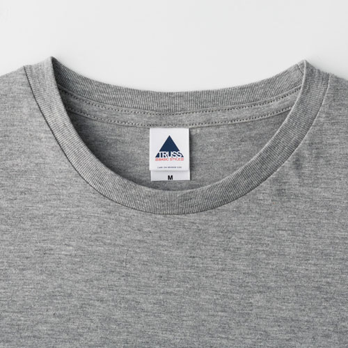 スマートな細い襟幅