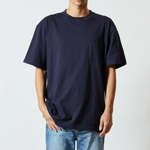 モデル身長:182cm<br />
086.ネイビー <br />
着用サイズ XL