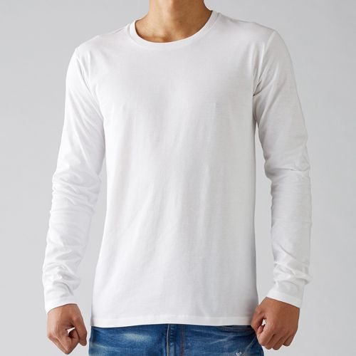 モデル 175cm、Mサイズ着用