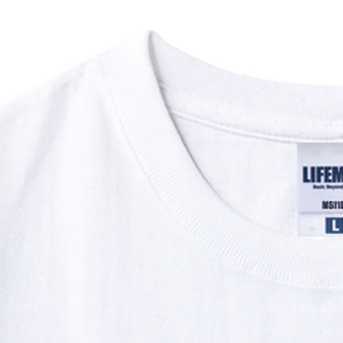 しっかり感のある2.2cm巾の襟リブ。ダブルステッチ仕様。