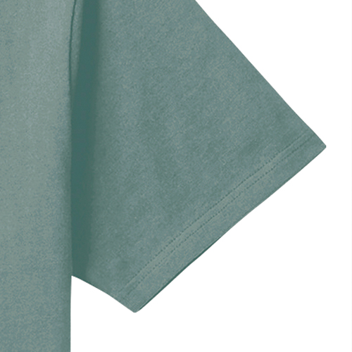 しっかり感のある2.2cm巾の襟リブ<br />
ダブルステッチ仕様