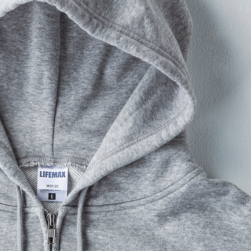 立体感を重視した2枚重ねのフード