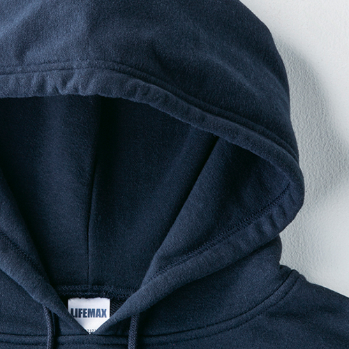 立体感を重視した2枚重ねのフード