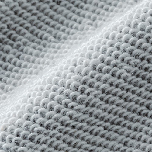 裏面がパイル状。弾力性、吸水性に優れている。