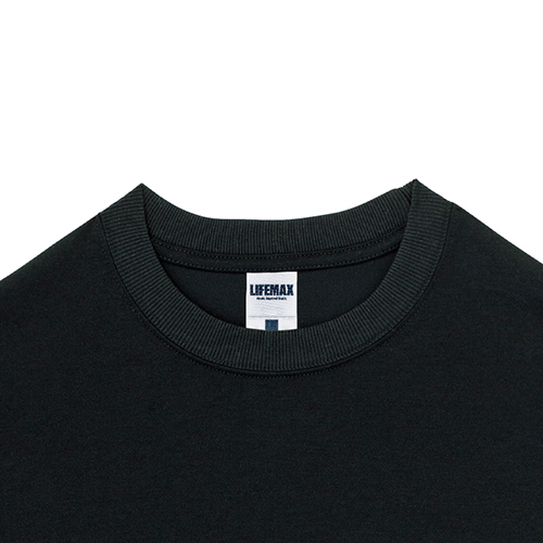 しっかり感のある2.5cm巾の襟リブ