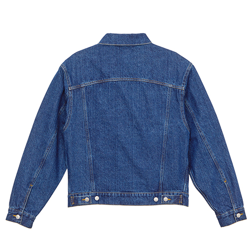 裾まわりにはサイドアジャスター付き<br />