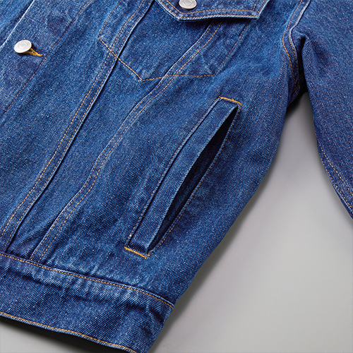 両サイドにはハンドウォーマーポケット付き