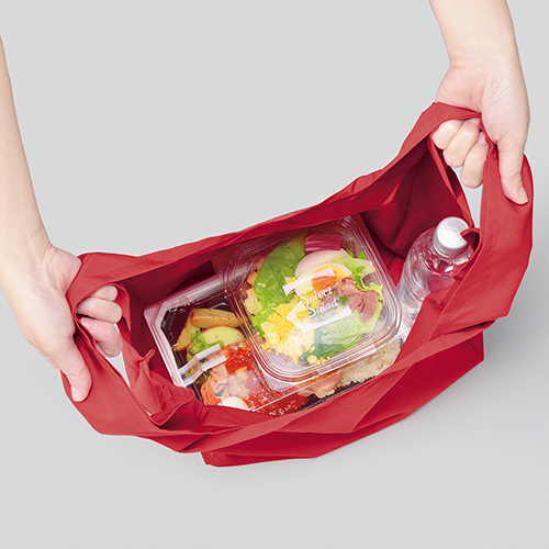 たっぷり入るマチ広設計のレジ袋タイプ。<br />
丸ごと洗えて、いつも清潔に保てます。