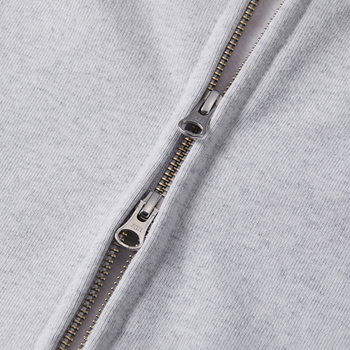 ファスナーは務歯隠し仕様、YKK社製 DALH型ダブルスライダー