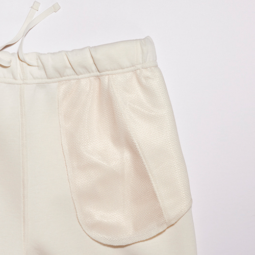 袋布がメッシュ素材の両脇ポケット