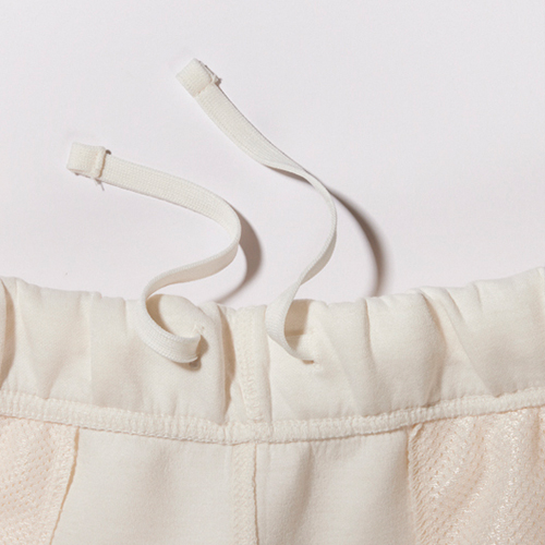 ドローコードでウエストサイズが調節可能