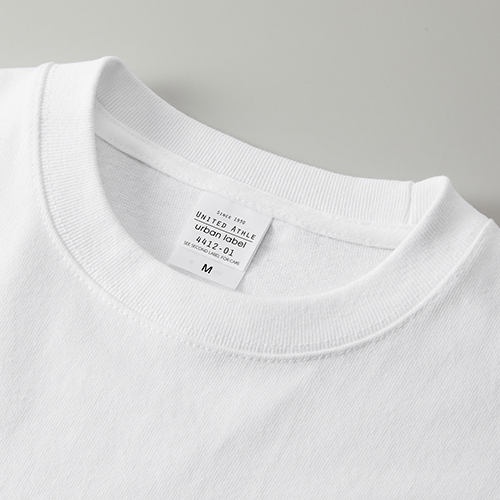 首リブは丈夫なダブルステッチ始末<br />