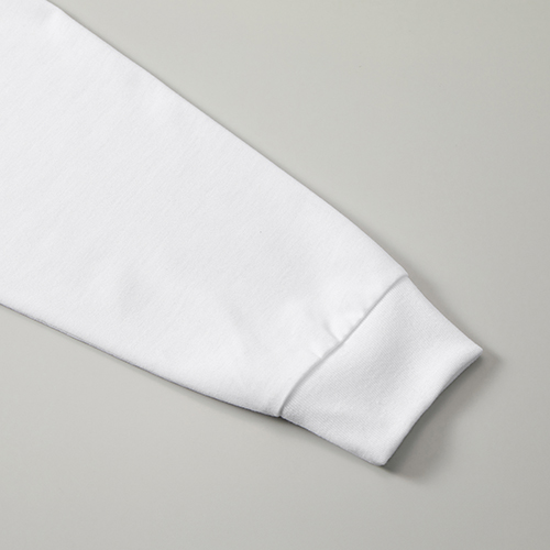 袖口は2.1インチ幅の長めのリブ仕様<br />