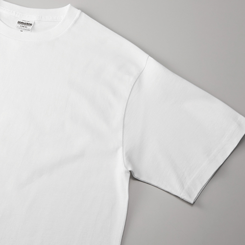 袖口は2本針始末<br />