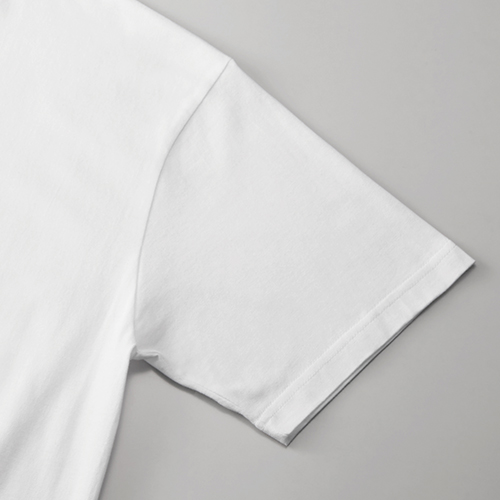 袖口は2本針始末<br />