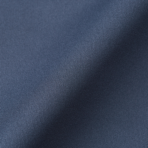 セミダル糸を使用した自然な光沢感のあるスムース生地<br />