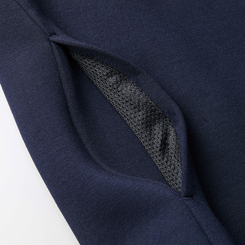 サイドにはシームポケット付き、ブラックとネイビーにはブラックカラーのメッシュを使用<br />