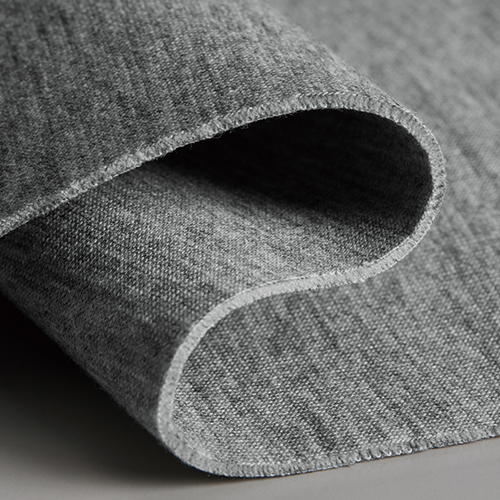 2枚の生地を中糸で繋ぎあわせた多重構造のダンボールニット生地(断面図)<br />