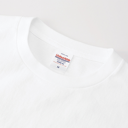 首リブはミニマルなステッチなし仕様<br />