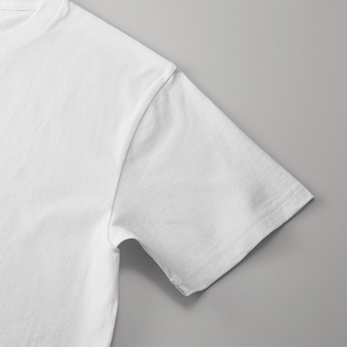 袖口は2本針始末<br />