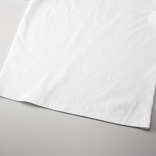 裾口は2本針始末<br />